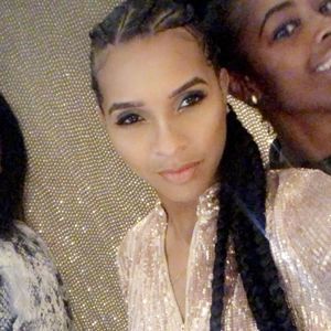 Meet your Posher, Chloe